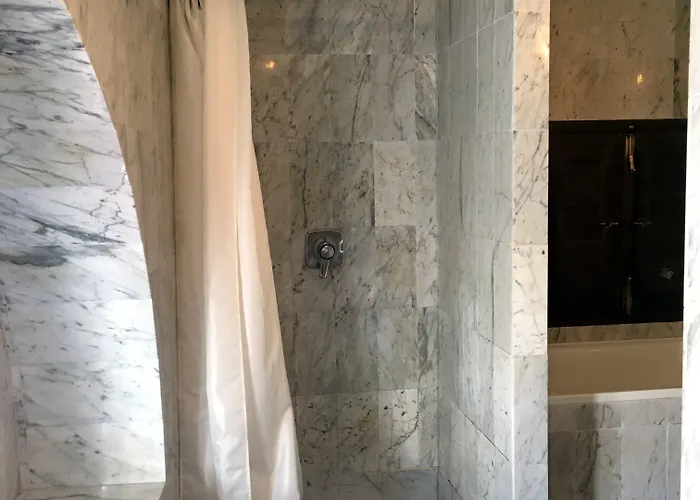 Eole Hotel *